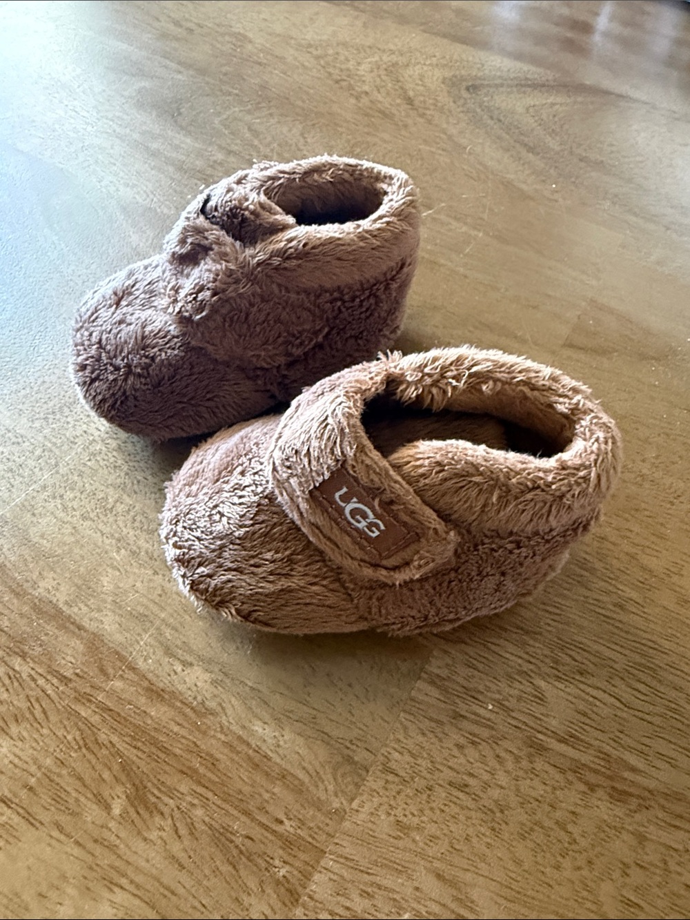 UGG Kids Plush Tan Brown Hook-and-Loop Bootie Slippers